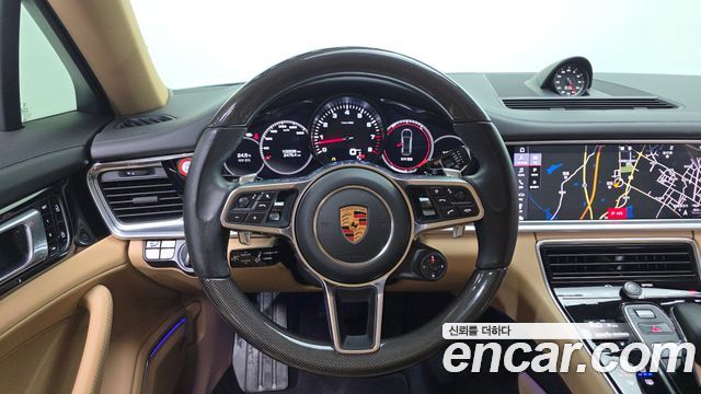 Porsche Panamera 2019 — photo 15