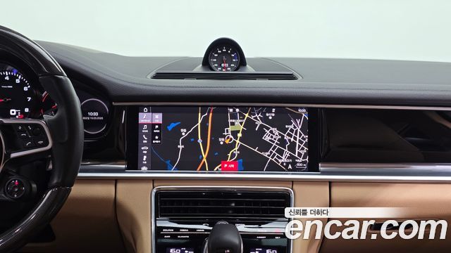 Porsche Panamera 2019 — photo 16