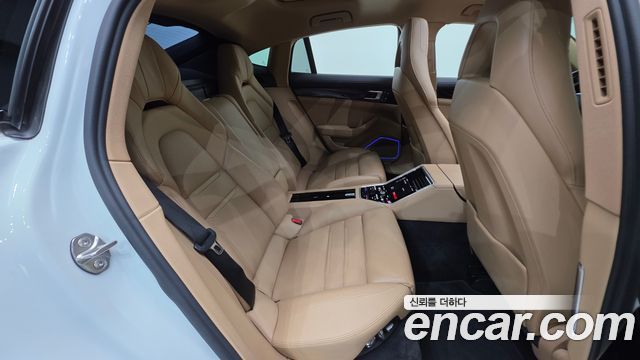 Porsche Panamera 2019 — photo 19
