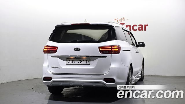 Kia Canival 2019 — photo 4