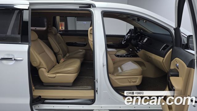 Kia Canival 2019 — photo 11