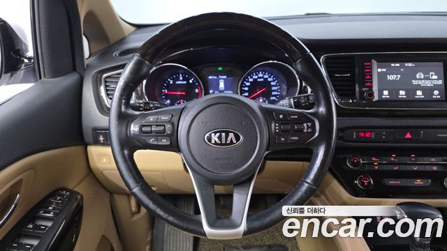 Kia Canival 2019 — photo 13