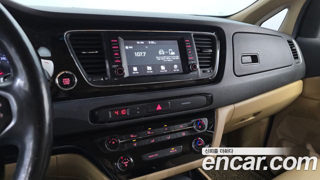 Kia Canival 2019 — photo 14