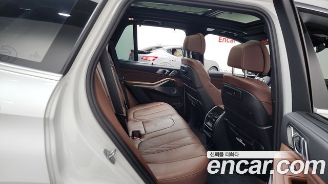 BMW X5 2022 — photo 17