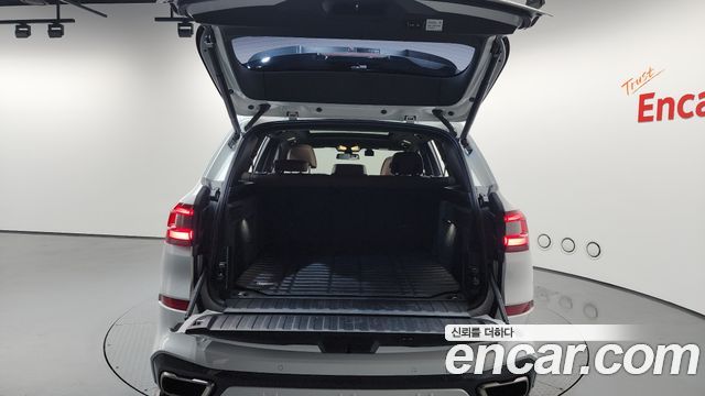 BMW X5 2022 — photo 24