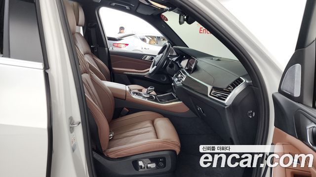 BMW X5 2022 — photo 16