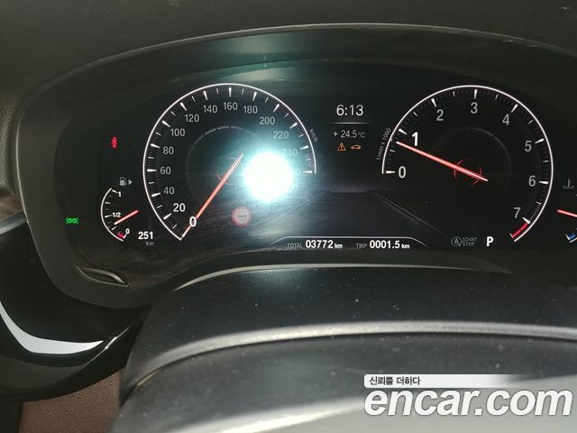 BMW 5-Series 2019 — photo 7