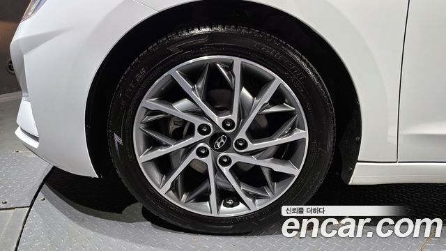 Hyundai AVANTE 2020 — photo 5