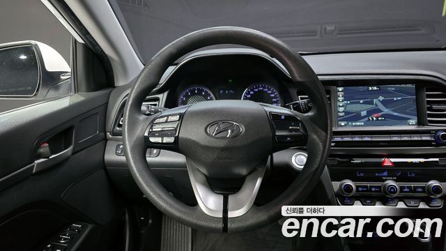 Hyundai AVANTE 2020 — photo 13