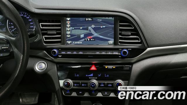 Hyundai AVANTE 2020 — photo 18