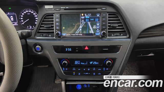 Hyundai Sonata 2015 — photo 14
