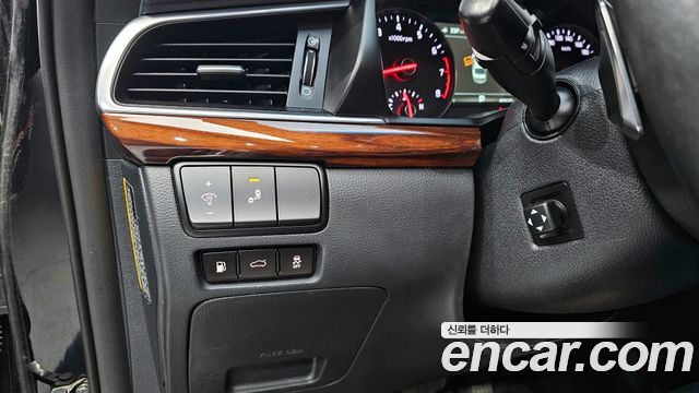 Kia K7 2017 — photo 16