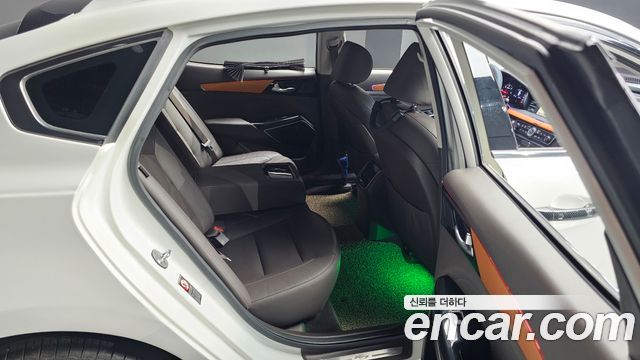 Kia K7 2017 — photo 18