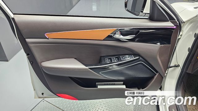 Kia K7 2017 — photo 14