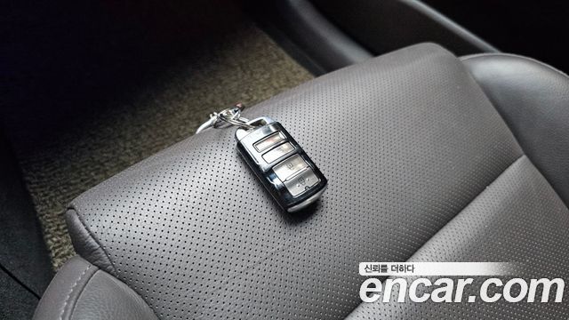 Kia K7 2017 — photo 28