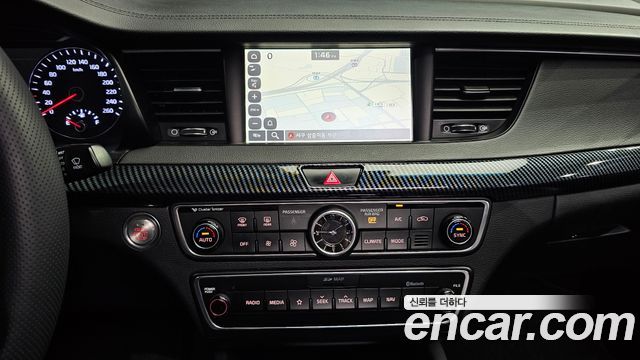 Kia K7 2018 — photo 12
