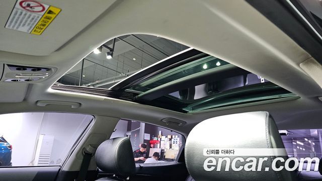 Kia K7 2018 — photo 18