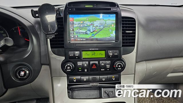 Kia Canival 2011 — photo 13