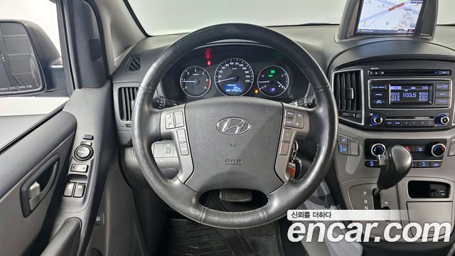 Hyundai Starex 2018 — photo 12