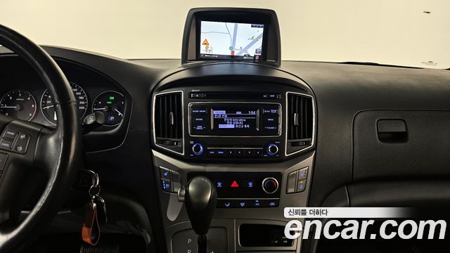 Hyundai Starex 2018 — photo 13
