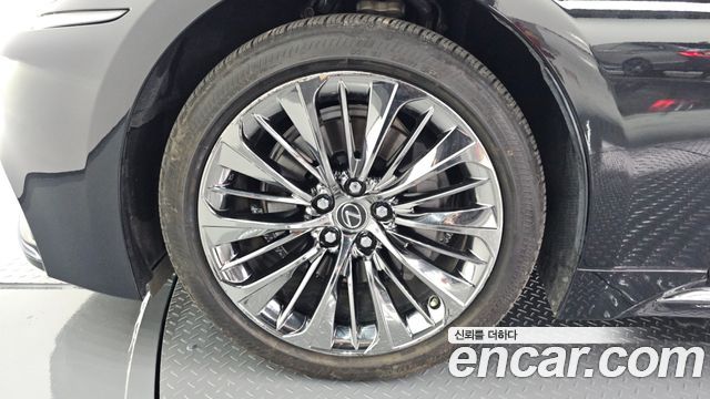 Lexus LS 2018 — photo 5