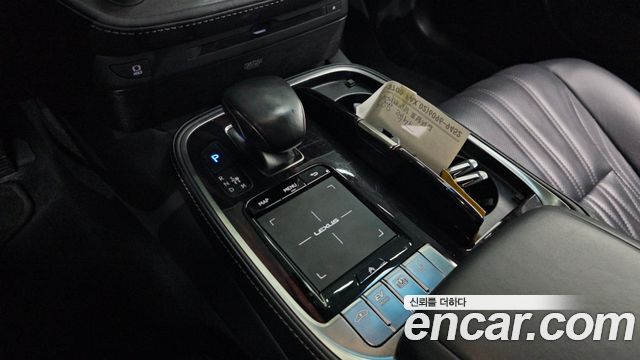 Lexus LS 2018 — photo 12