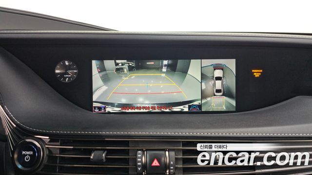 Lexus LS 2018 — photo 22