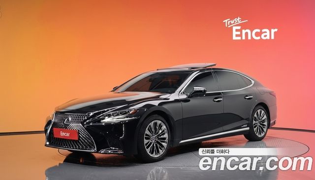 Lexus LS 2018 — photo 1