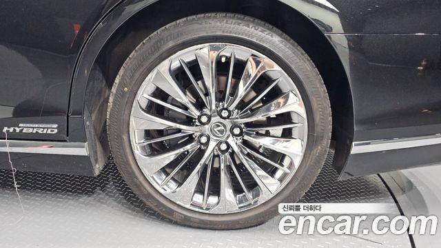 Lexus LS 2018 — photo 7