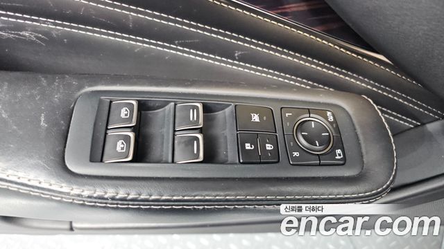 Lexus LS 2018 — photo 32
