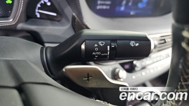 Lexus LS 2018 — photo 33