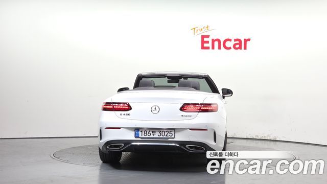 Mercedes-Benz E-Class 2022 — photo 4