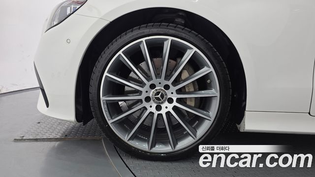 Mercedes-Benz E-Class 2022 — photo 5