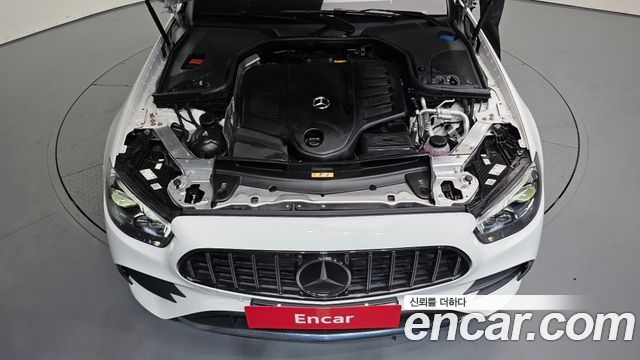 Mercedes-Benz E-Class 2022 — photo 6