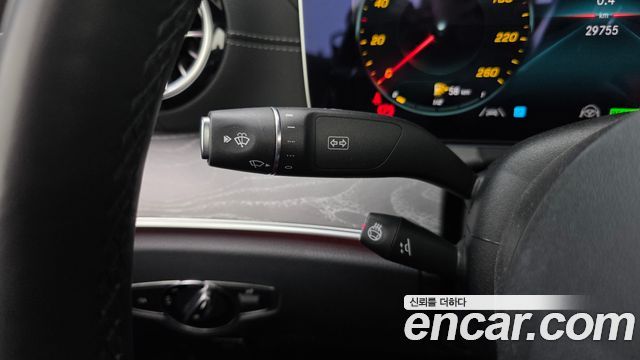 Mercedes-Benz E-Class 2022 — photo 16