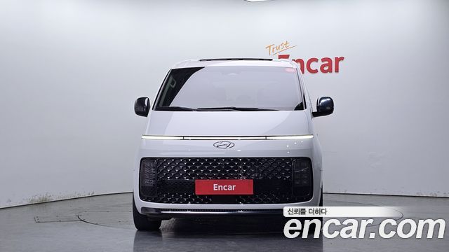 Hyundai Staria 2022 — photo 3