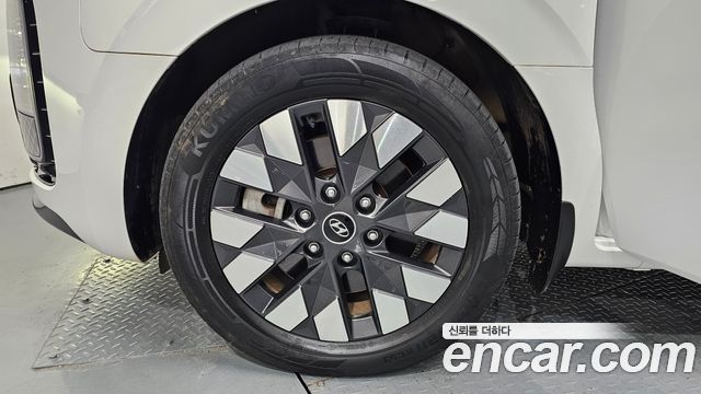 Hyundai Staria 2022 — photo 5