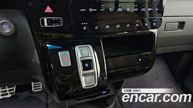 Hyundai Staria 2022 — photo 12