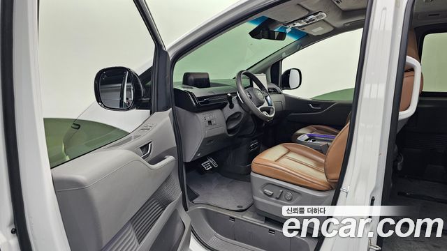 Hyundai Staria 2022 — photo 13