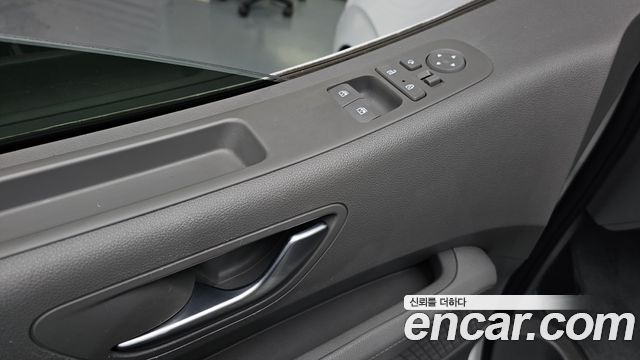 Hyundai Staria 2022 — photo 30
