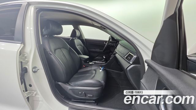 Kia K5 2016 — photo 13
