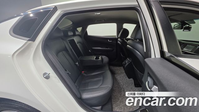 Kia K5 2016 — photo 25