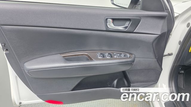 Kia K5 2016 — photo 14
