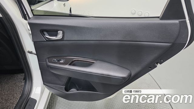 Kia K5 2016 — photo 15