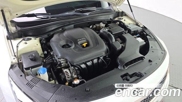 Kia K5 2016 — photo 16