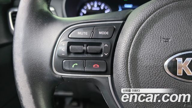 Kia K5 2016 — photo 30