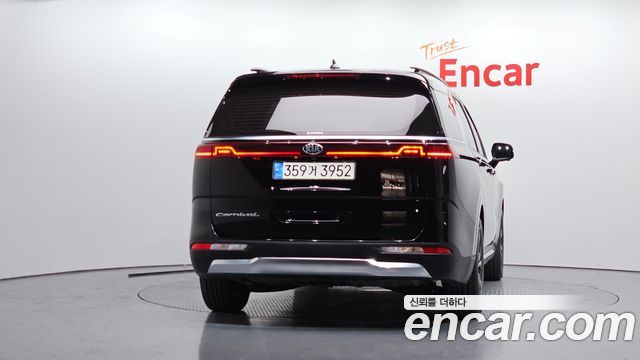 Kia Canival 2021 — photo 4