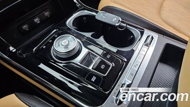 Kia Canival 2021 — photo 9