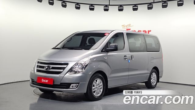Hyundai Starex 2017 — photo 1
