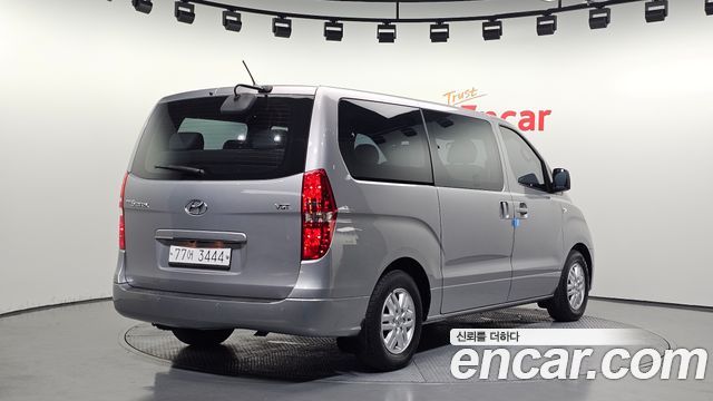 Hyundai Starex 2017 — photo 2